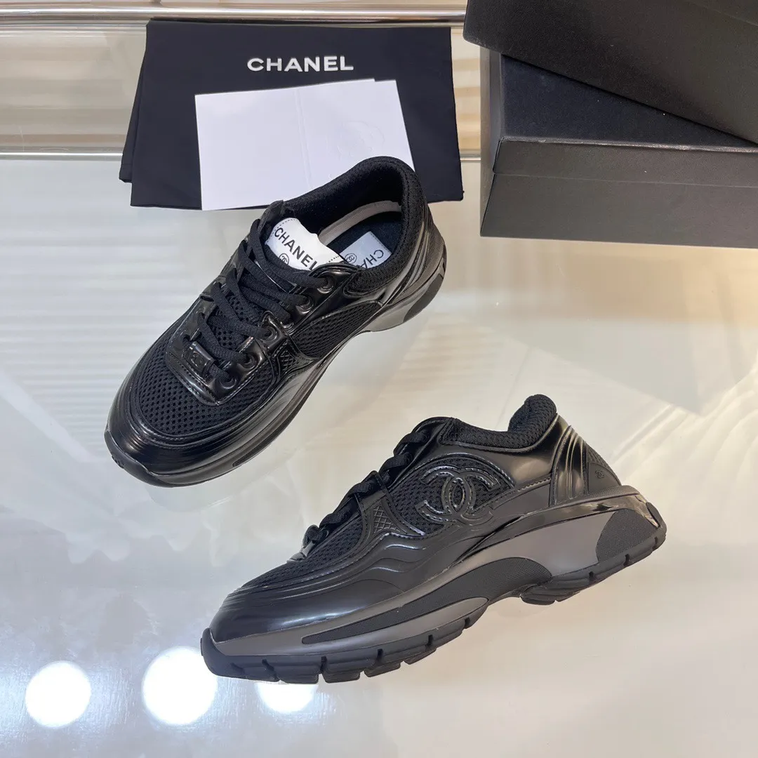 👟👟Ex-factory price 640👟👟 Latest 5 colors! Super pretty! 2023 super popular Chanel Chanel 23C King of Horns series casual sports shoes, incomparably beautiful and easy to wear, absolute fairy style, very light, super soft inside, super comfortable, breathable upper design, high-end color matching, versatile, must-have model of the year, upper: cowhide and cloth stitching, original craftsmanship, lining: breathable mesh, original foam combination outsole, size: 35-45